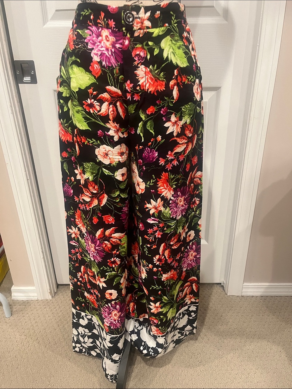 Maeve by Anthropology Callan wide leg pants. Size 4